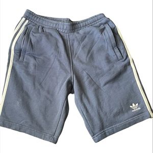 Adidas track shorts “M”
